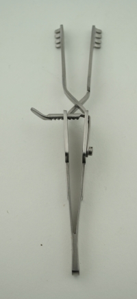 Heiss Self Retaining Retractor